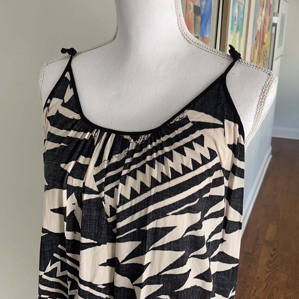 Sam & Lavi - Picture 2 of 8